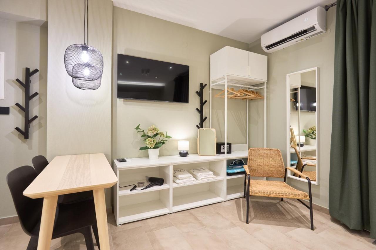 Oisymi Luxury Studios เนอาเปรามอส ภายนอก รูปภาพ